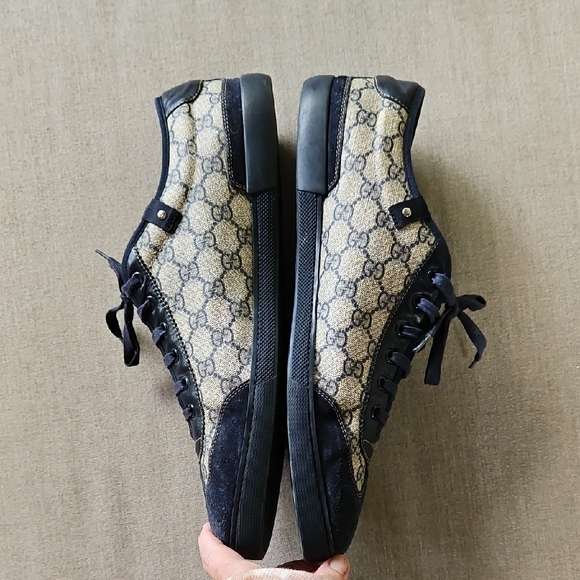 Gucci GG Monogrammed Men's Navy and Tan/Cream Suede Low Sneakers - Picture 3 of 17